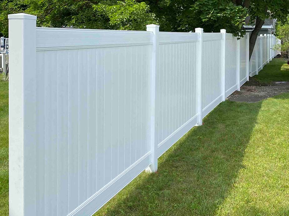Appleton Wisconsin residential fencing contractor