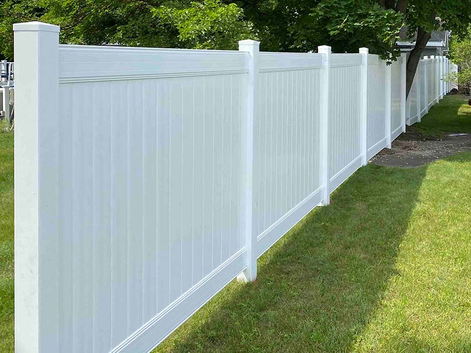 Calumet County Wisconsin residential fencing contractor