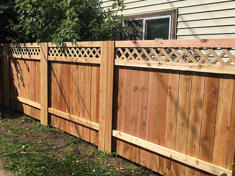 wood fence Howard Wisconsin